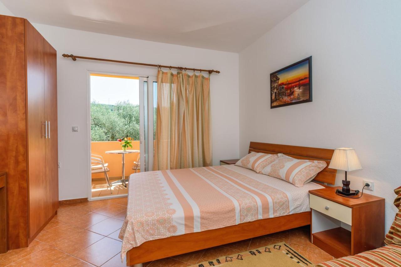 Apartments Aura Utjeha Zewnętrze zdjęcie